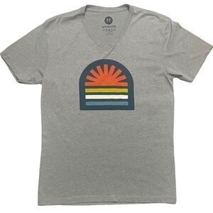 WOHVEN Men’s V Neck T-Shirt Grey with Colorful Graphic Sz Medium May 2022 Design